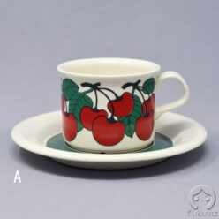 Arabia Kirsikka カップ 3種類